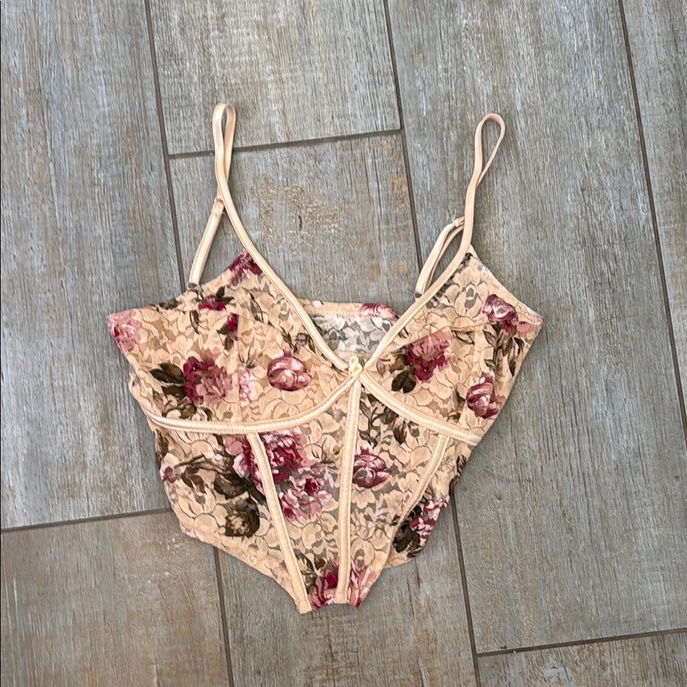 Tiger Mist Floral Lace Crop Top - Pink and Cream